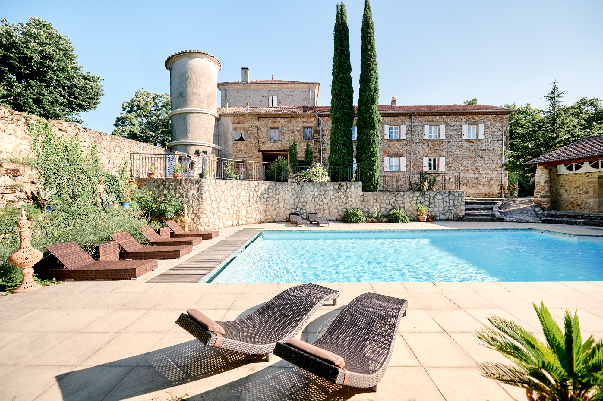 la piscine du chateau Chavagnac